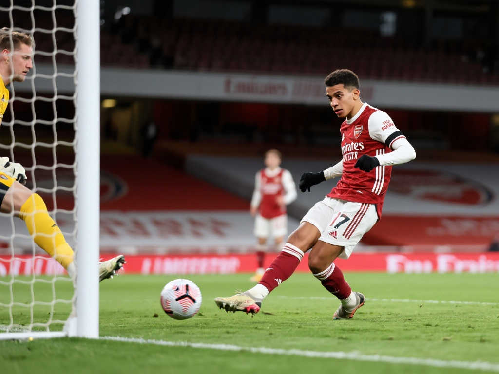 马丁内利近距离攻门,多纳鲁马神勇救险 马丁内利近距离攻门,多纳鲁马神勇救险